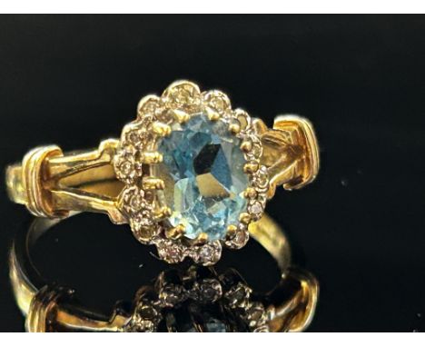 9ct Gold ring set with blue topaz & diamonds size Q 3.5g 