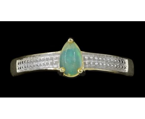 9ct gold pear shaped opal ring, hallmarked Condition Report:Approx 2.4gm, size S