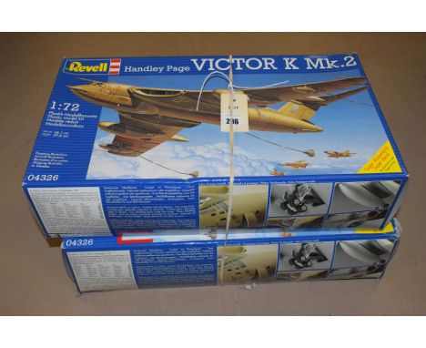 Revell model constructor kits: 1:72 scale, Handley Page Victor MK2, 04326 (x2).