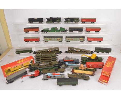 Tri-ang 00 Gauge Battle Space and Transcontinental  Rolling Stock (41), comprising in original boxes Tri-ang R1343 CP Rail Bo