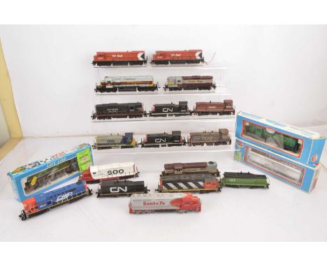 Athern Bachmann and other H0 gauge Diesel  locomotives (16), comprising in original boxes Walthers 931329 FP40 class Locomoti
