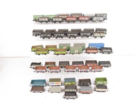 Bachmann Hornby and other 00 gauge freight wagons Private owners (54), comprising Bachmann coke wagons 'Reading Gas' (10), ot