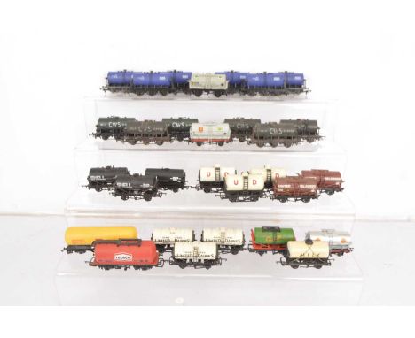 Hornby Dapol Bachmann and other  00 gauge Tank wagons in Private owner liveries (30), comprising Hornby  long Tanks Texaco an