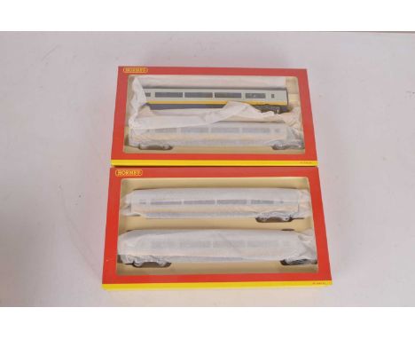Hornby Eurostar Centre coach packs (4), Hornby R4013C Class 373 Eurostar Divisible centre saloons light grey/yellow two-pack 