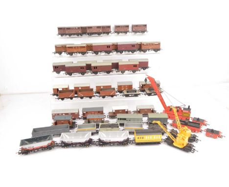 Tri-ang Bachmann Hornby 00 gauge freight wagons and cranes (52), comprising Hornby HAA hoppers (3), 75 ton crane and runner w