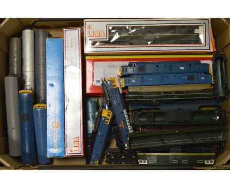 Airfix Lima Tri-ang and other 00 gauge Diesel locomotives and Units with Loco bodies (qty), comprising in original boxes Lima