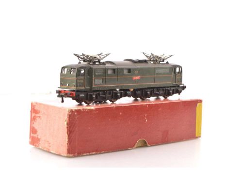 Trix Twin 00 Gauge F105 BR green 2/3 Rail EM1 26056 'Triton' Twin Pantograph Bo-Bo Electric Locomotive,  in original box, VG,