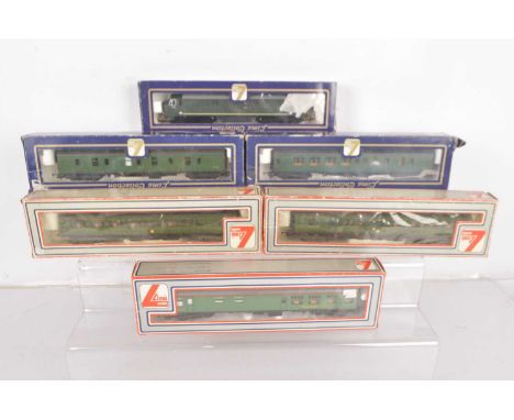 Lima 00 gauge Diesel  Locomotives and coaches BR Green livery (6), Comprising in original boxes Class 41 Warship Co-Co Locomo