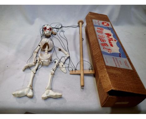 Pelham Puppet, Skeleton, with instructions and box, very good to excellent condition, wear to box. P&amp;P Group 1 (£14+VAT f