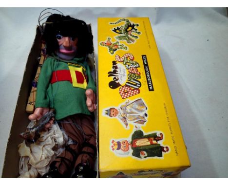 Pelham Puppet, Giant, excellent condition, wear to box. P&amp;P Group 1 (£14+VAT for the first lot and £1+VAT for subsequent 