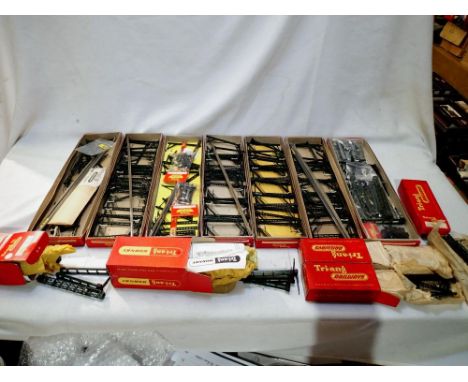 OO scale Triang Hornby, large quantity of catenary, masts, power masts, wires, gantries, including R417 x2, r416 x4, R416U, R