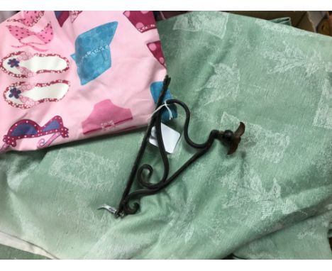 A quantity of assorted curtains and a selection of Roman blinds