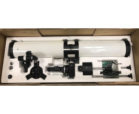 A Carton model 895 reflecting telescope and tripod 