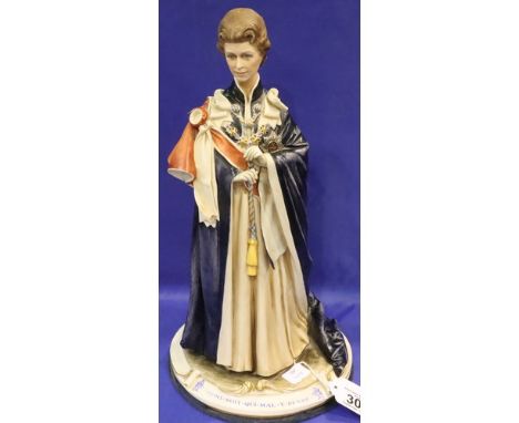 Large Capodimonte limited edition figurine of Her Majesty The Queen, H: 37 cm. P&amp;P Group 3 (£25+VAT for the first lot and