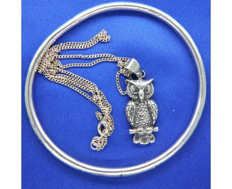Sterling silver bangle, owl pendant and neck chain, combined 26.8g. P&amp;P Group 1 (£14+VAT for the first lot and £1+VAT for