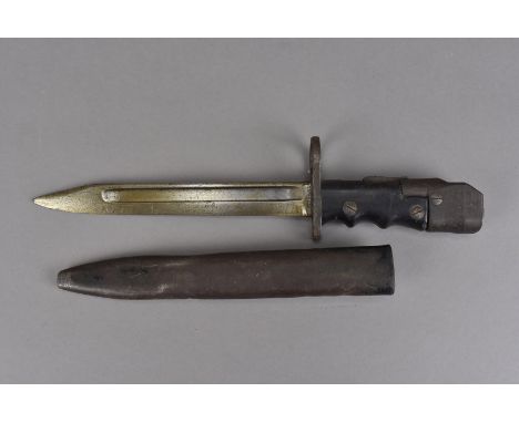 A WWII No.7 MkI bayonet, marked No.7 MkI/L to one side of the blade and M/7B to the other, in metal scabbard (2) blade well o