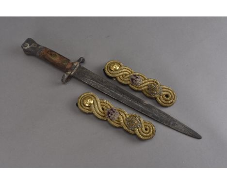 A pair of later 19th century epaulettes, each having Royal Army Veterinary Corps button, crown and pip, together with a WWI b
