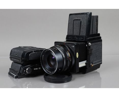 A Mamiya RB67 Pro S Camera, serial no C531822, body G, missing name plate from front, missing focusing knob from L/H side, ot