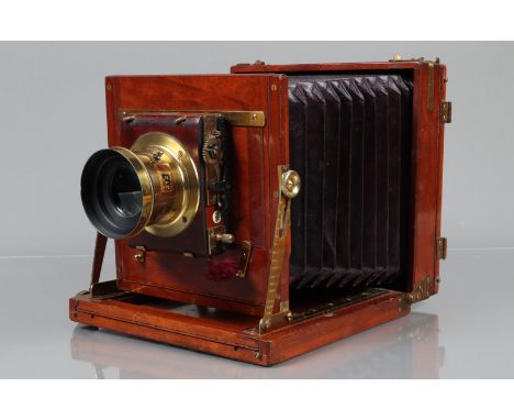 A J T Chapman The Manifold Half Plate Field Camera, circa 1900, body G-VG, some light wear, bellows G, septum slots to front 