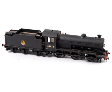 A kit built O gauge model of a Gresley J39/1 0-6-0  locomotive and tender No 64824: black. 
