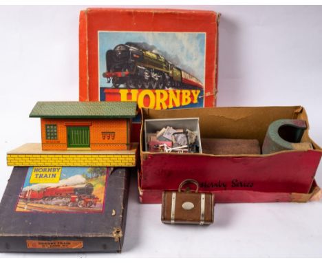 A Hornby O gauge 'MO Goods Set': together with a Goods Set No.30 and a small collection of accessories (a lot) 