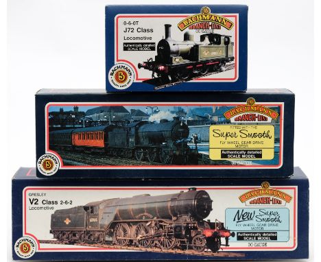 Bachmann OO/HO gauge. A boxed group of three steam locomotives : Gresley V2 Class 2-6-2 locomotive, Gresley J39 Class 0-6-0 a