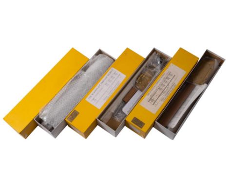 Wagon &amp; Carriage Works. Three O gauge Thompson Suburban passenger coach kits: WW200 4 Compartment Brake Third, WW201 5 Co