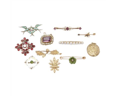 A collection of brooches to include a pearl set brooch modelled as an oak leaf and acorn, another modelled as fleur-de-lis, u