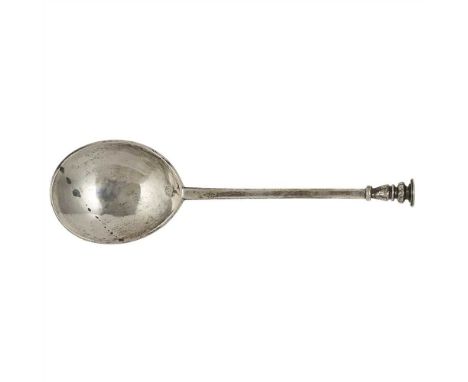 An early 17th century seal top spoon maker's mark II pellet between and below, circa London 1640, of conventional form, blank