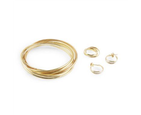 A tri-coloured bangle, ring and earring suite each composed of white, rose and yellow coloured interlocking rings, all stampe