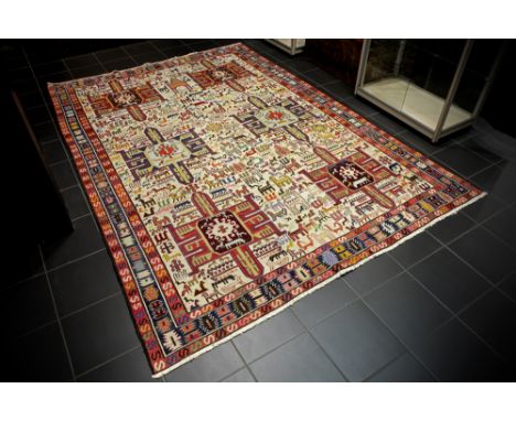 original Soumak in wool and silk || Collector's item : een originele Soumak in wol en zijde met traditionele tekening  -  285