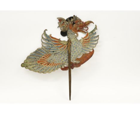 Indonesian Jataya" shadow puppet in handpainted leather  -  ca 1940 || Indonesische schadumpop van ca 1940 in beschilderd led
