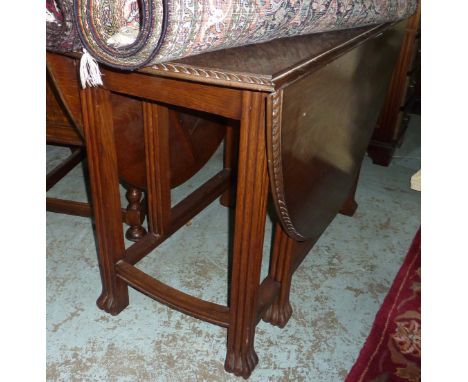 Oak gate leg table