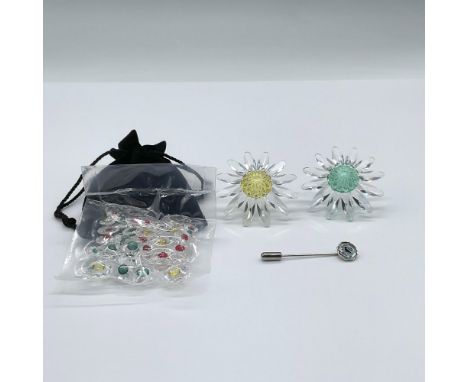 Features the SCS membership pin, a green marguerite, a yellow marguerite, and a package of 40 yellow, red and green mini marg