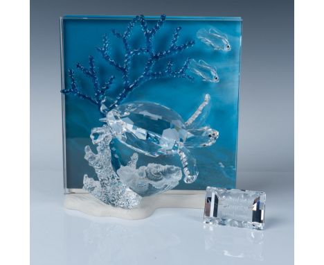 2nd piece of the Wonders of the Sea trilogy collection. Majestic sculpture including sea turtle and fish designed with clear 