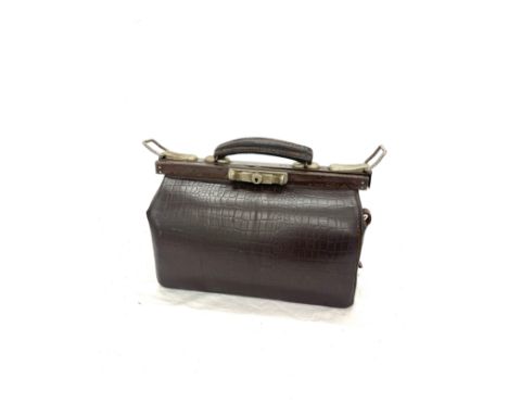 Vintage Gladstone bag measures approx 11" tall 14" wide John Jackson &amp; Co 