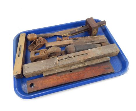 Woodworking tools, including Prolific brass spirit levels, measures, etc, (1 tray).