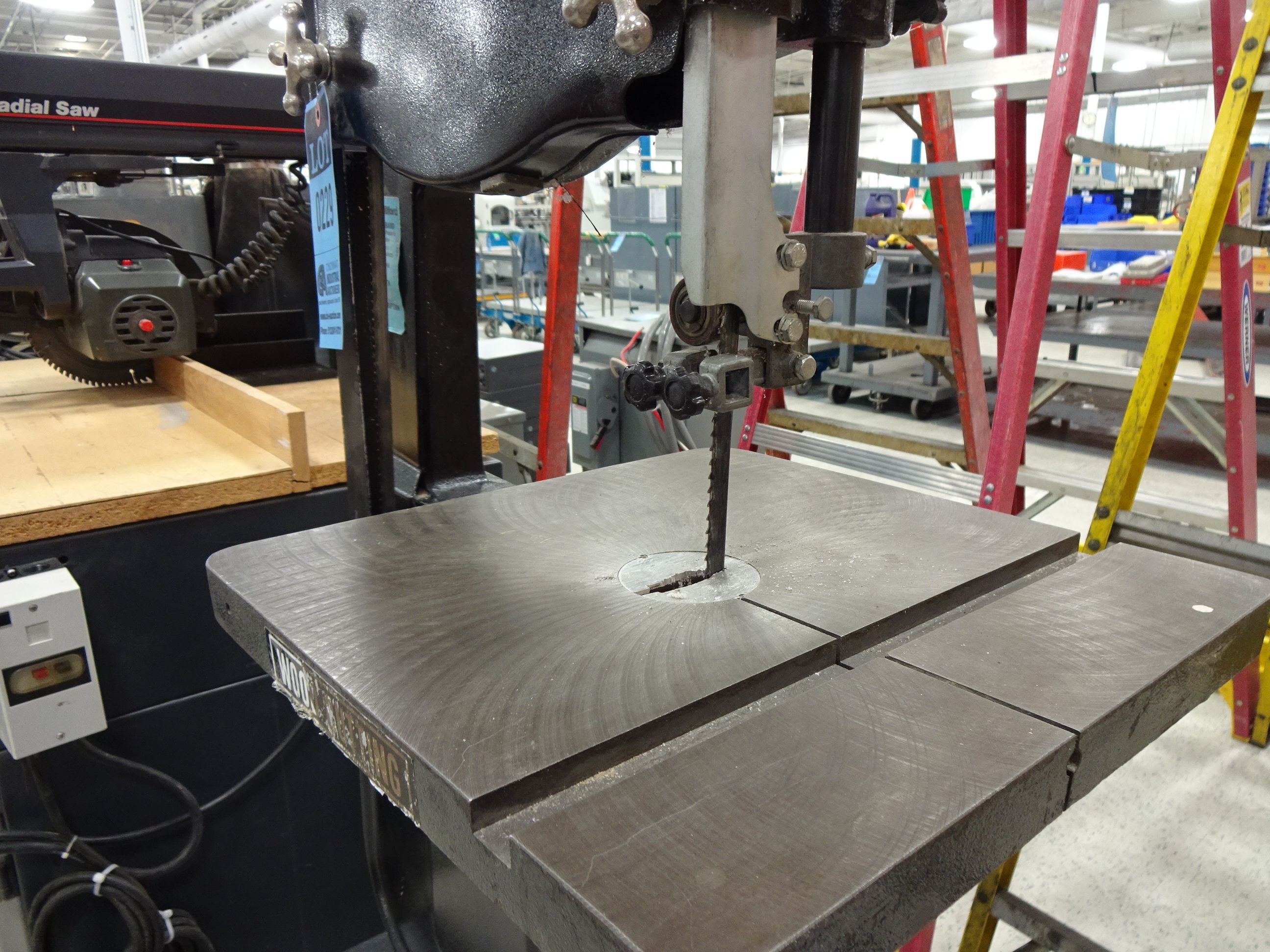 14" BUFFALO MODEL BPVBS14 VERTICAL WOOD CUTTING BAND SAW; S/N 86001105