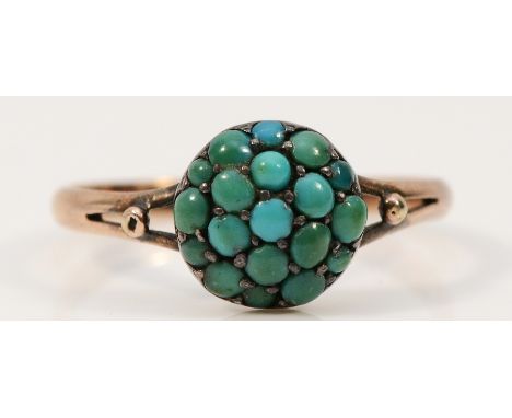 A 9ct gold turquoise cluster ring, P 1.2, 1.9g