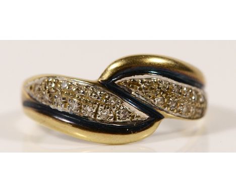 A 9ct gold diamond pave set dress ring, O 1/2, 2.3g
