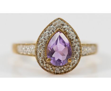 A 9ct gold pear cut amethyst dress ring, P, 2.9g
