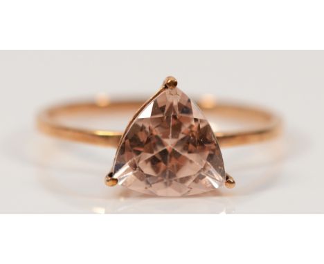 A 9ct rose gold morganite cocktail ring, S, 1.8g