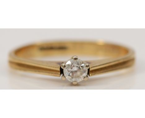 A 9ct gold brilliant cut diamond solitaire ring, approx 0.15ct, I, 1.7g