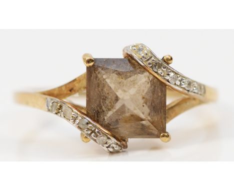 A 9ct gold smokey quartz and diamond dress ring, S, 2.3g