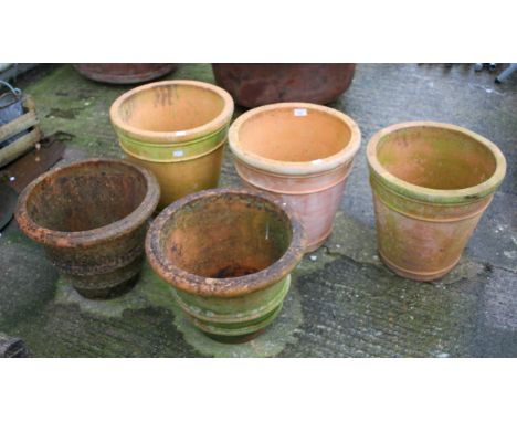 A group of five ceramic garden pots. Including a pair and three matching. Max. H39cm