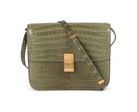 CELINE, collection Prêt à Porter Resort 2010. Sac en Alligator vert olive.Directeur artistique: Phoebe Philo.Fermoir en métal