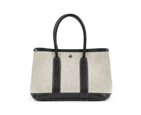 HERMES Paris. Sac Garden Party mini en toile chinée grise et buffle Sindhu noir.Année 1989.Double poignée, fermeture par bout