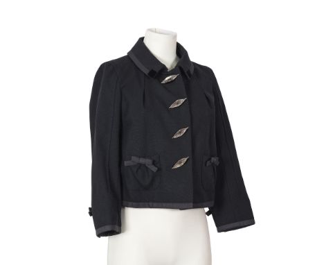Louis VUITTON, collection Prêt à Porter Automne/Hiver 2004. Veste Feuille en laine noire.Directeur artistique : Marc Jacobs.P