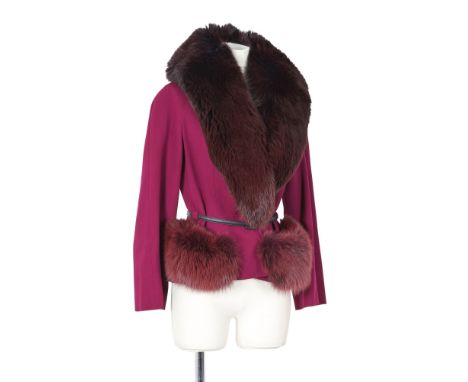 Christian Dior, collection Prêt à Porter Automne/Hiver 2007. Veste en laine lie-de-vin et fourrure de Renard lustré à la coul