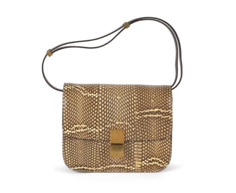 CELINE, collection Prêt à Porter Resort 2010. Sac en python beige et cuir café.Directeur artistique: Phoebe Philo.Fermoir en 